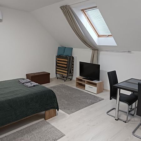 Mira apartman Debrecen Bagian luar foto