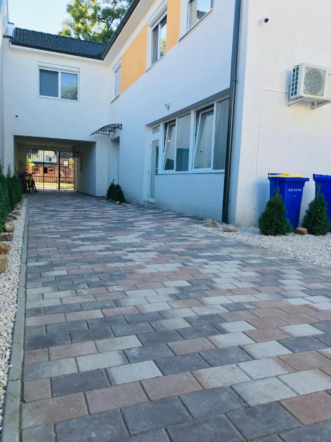 Mira apartman Debrecen Bagian luar foto