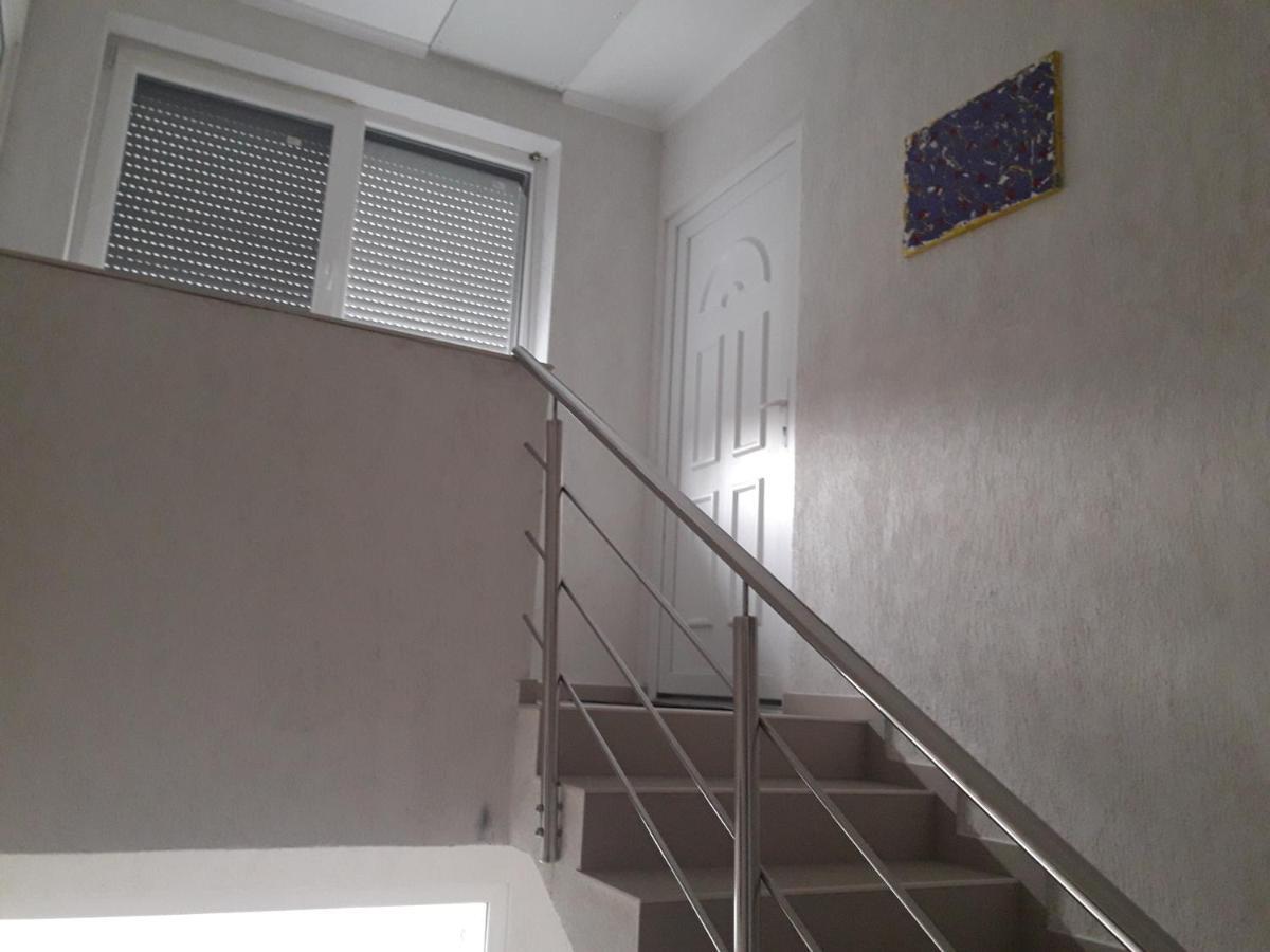 Mira apartman Debrecen Bagian luar foto